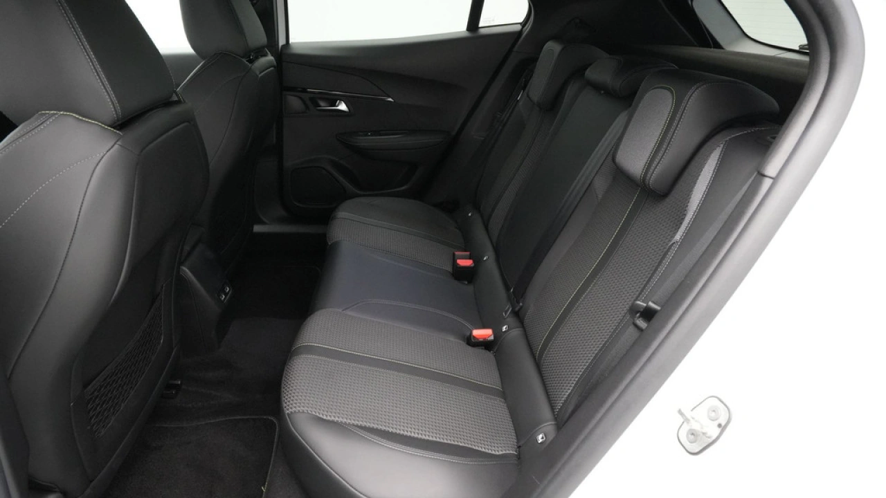 Peugeot e-2008 EV GT 50 kWh 136pk