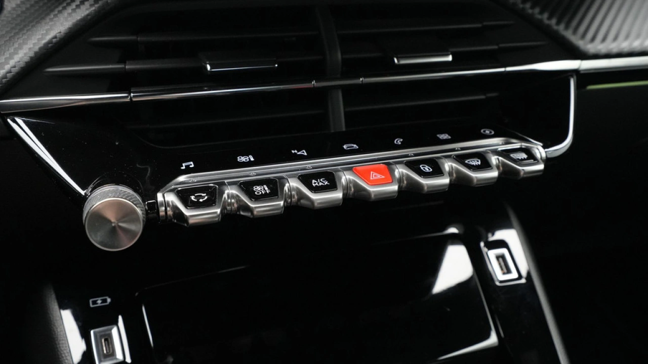 Peugeot e-2008 EV GT 50 kWh 136pk