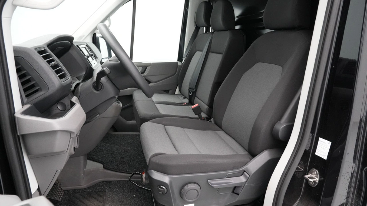 VW Bedrijfswagens Crafter 30 2.0 TDI 140pk DSG L3H3 Highline