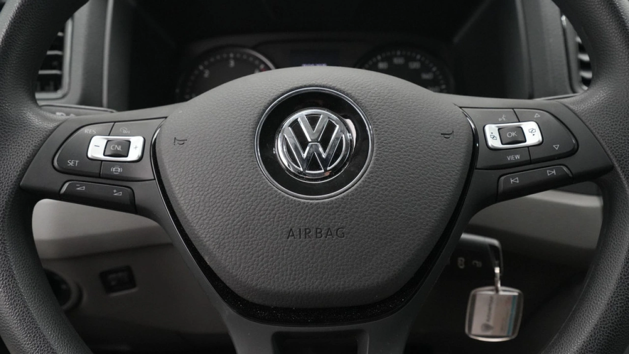 VW Bedrijfswagens Crafter 30 2.0 TDI 140pk DSG L3H3 Highline