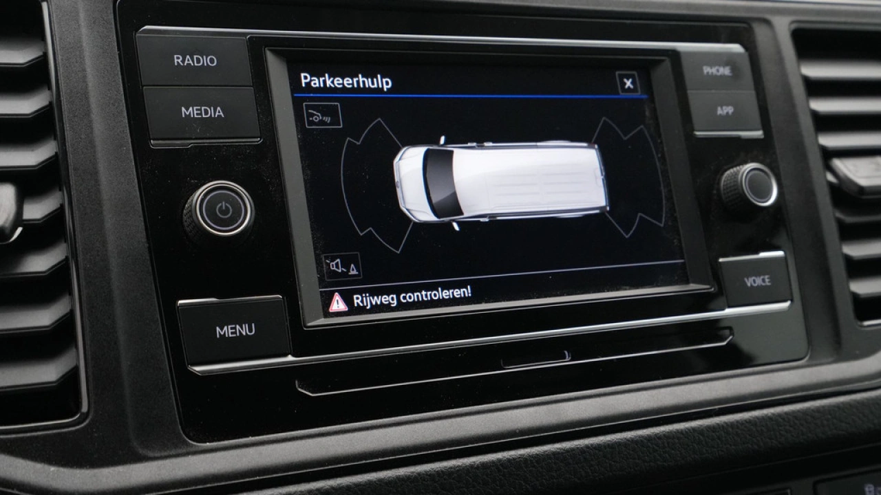 VW Bedrijfswagens Crafter 30 2.0 TDI 140pk DSG L3H3 Highline