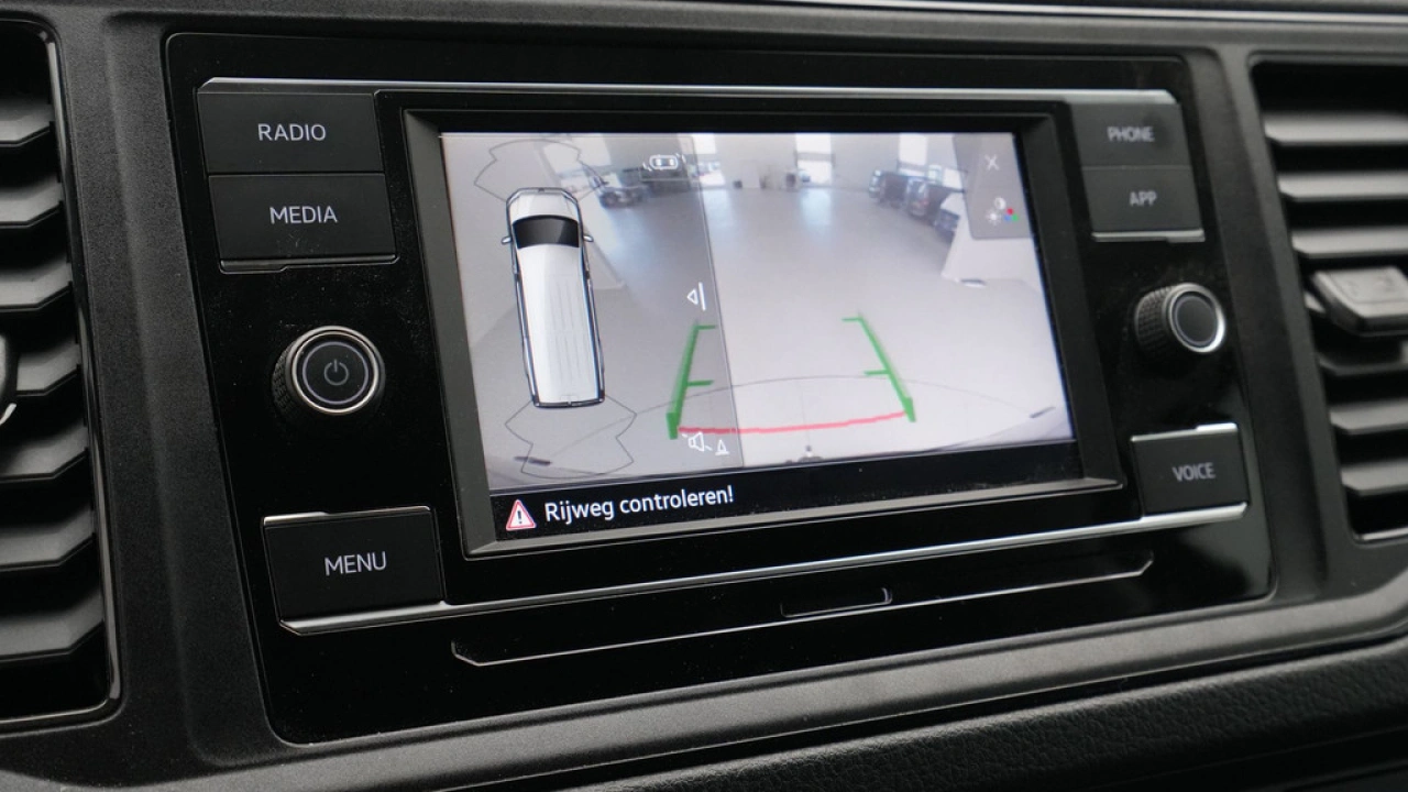 VW Bedrijfswagens Crafter 30 2.0 TDI 140pk DSG L3H3 Highline