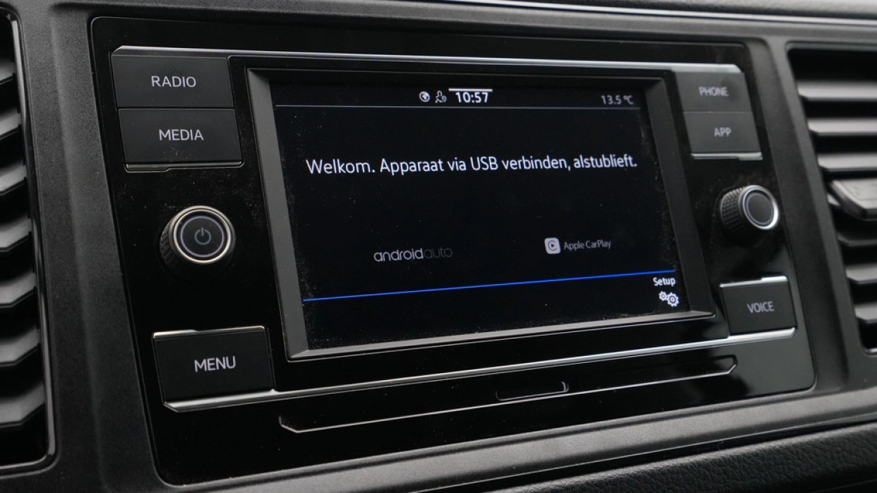 VW Bedrijfswagens Crafter 30 2.0 TDI 140pk DSG L3H3 Highline
