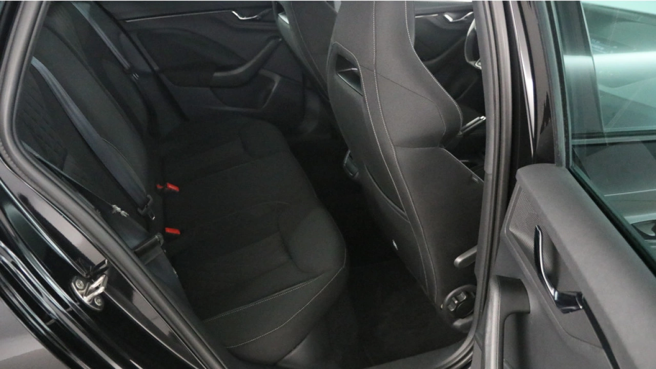 Škoda Kamiq 1.0 TSI 110pk Sport Business