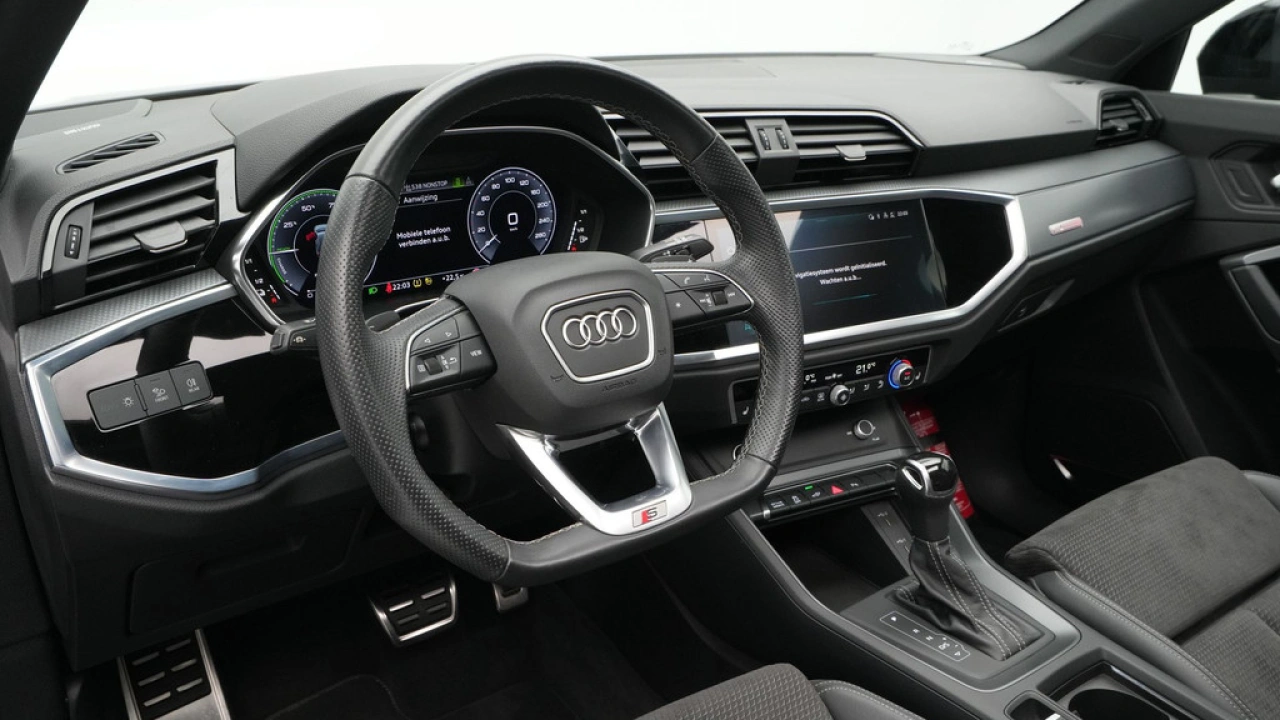 Audi Q3 45 TFSI e S edition