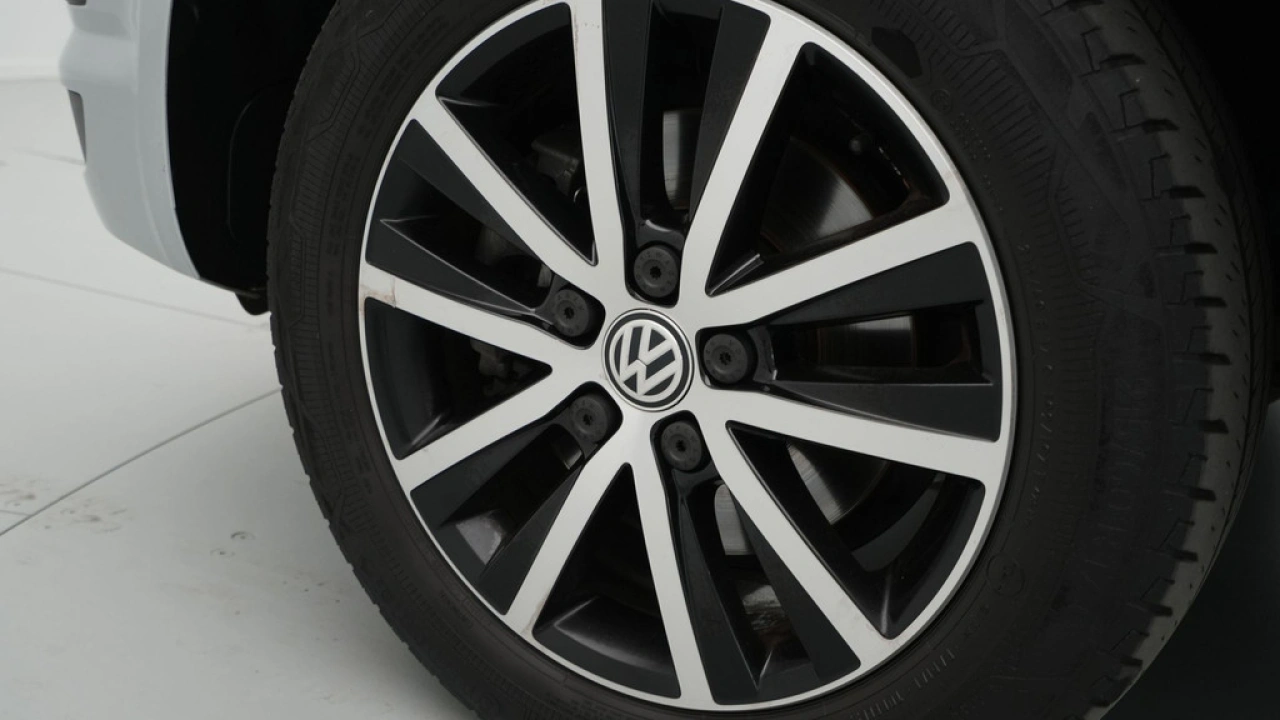VW Bedrijfswagens Transporter 2.0 TDI L2H1 DC Highline