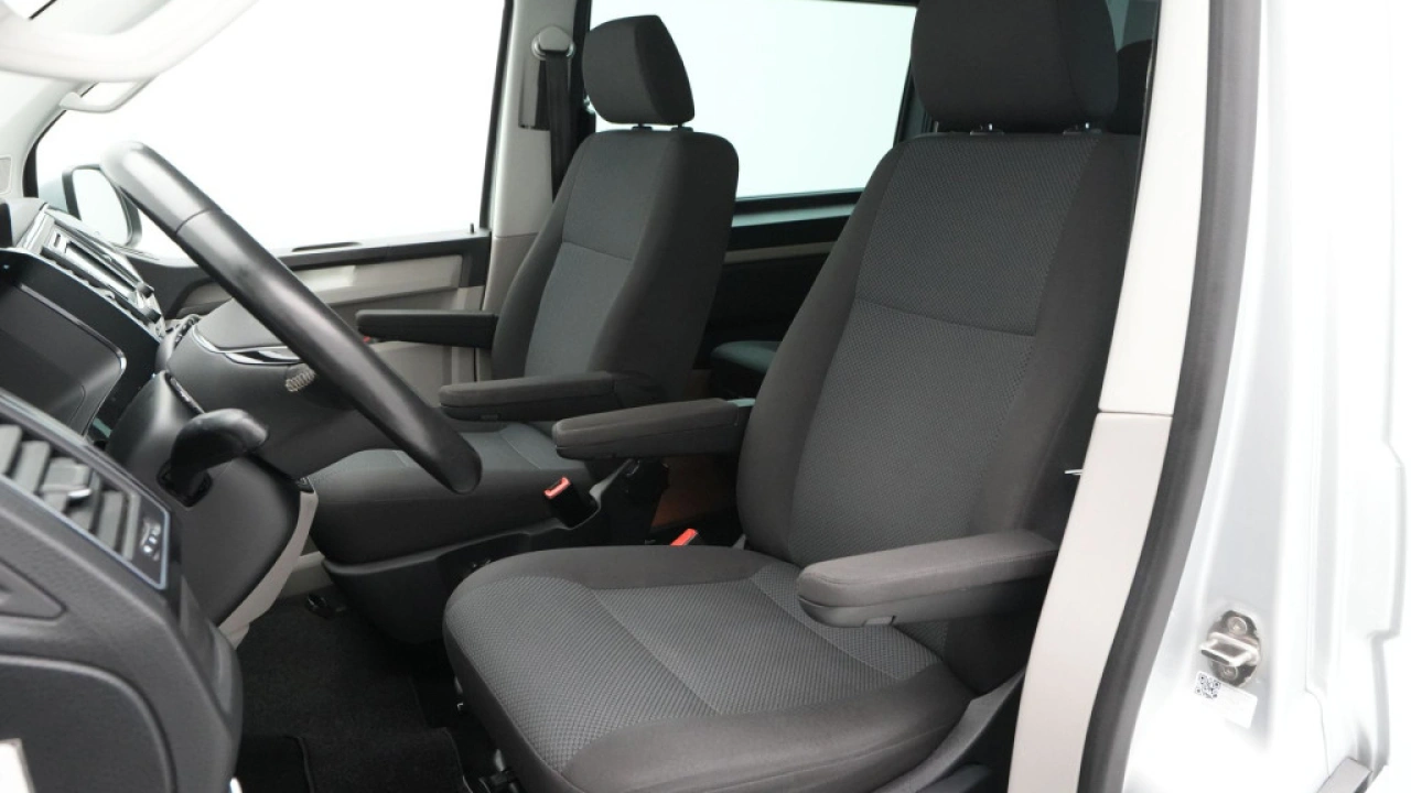 VW Bedrijfswagens Transporter 2.0 TDI L2H1 DC Highline