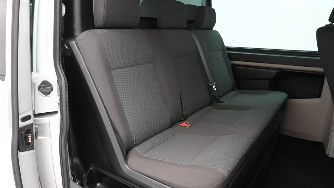 VW Bedrijfswagens Transporter 2.0 TDI L2H1 DC Highline