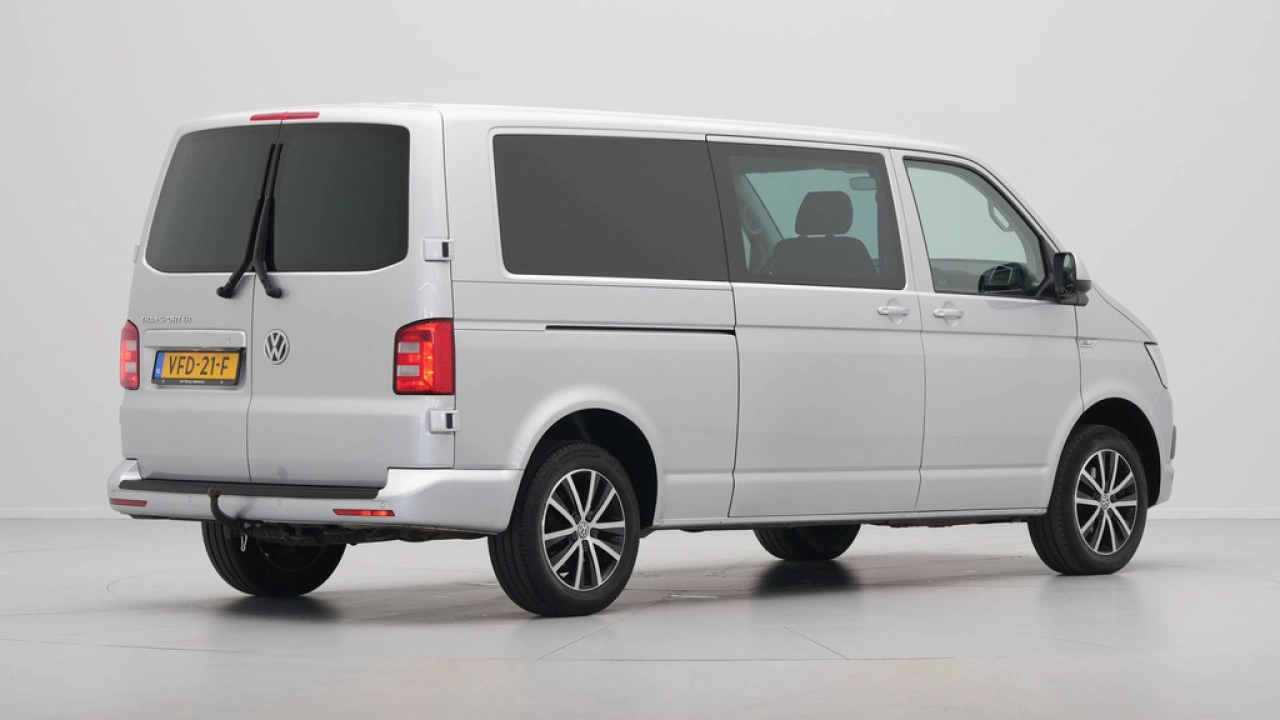 VW Bedrijfswagens Transporter 2.0 TDI L2H1 DC Highline