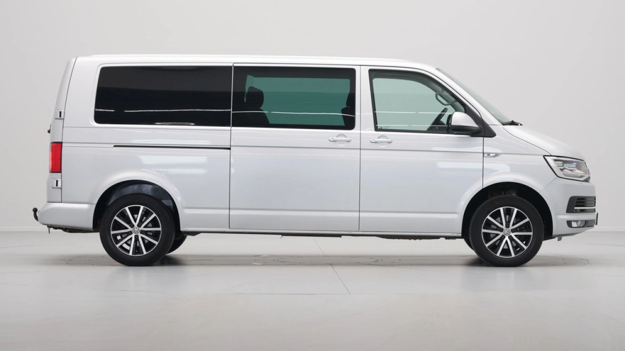 VW Bedrijfswagens Transporter 2.0 TDI L2H1 DC Highline