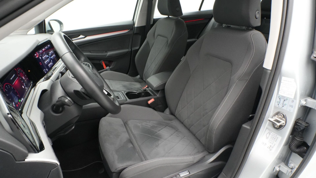 Volkswagen Golf 1.0 eTSI 110pk DSG Life Business