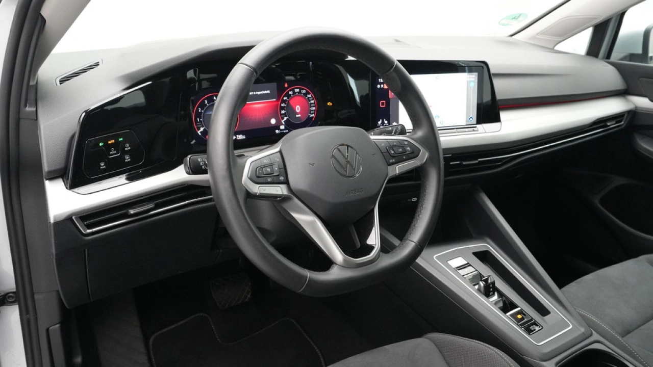 Volkswagen Golf 1.0 eTSI 110pk DSG Life Business