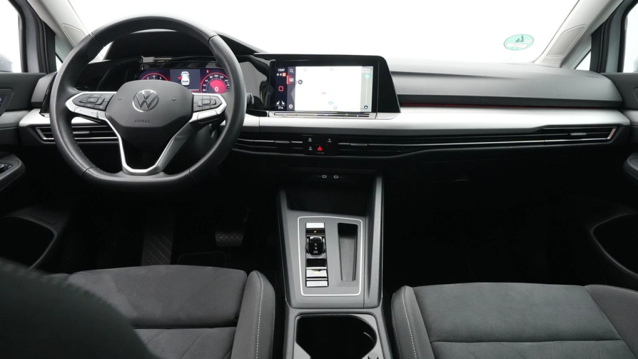 Volkswagen Golf 1.0 eTSI 110pk DSG Life Business