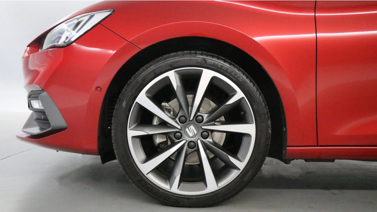 SEAT Leon 1.5 TSI FR Launch Edition