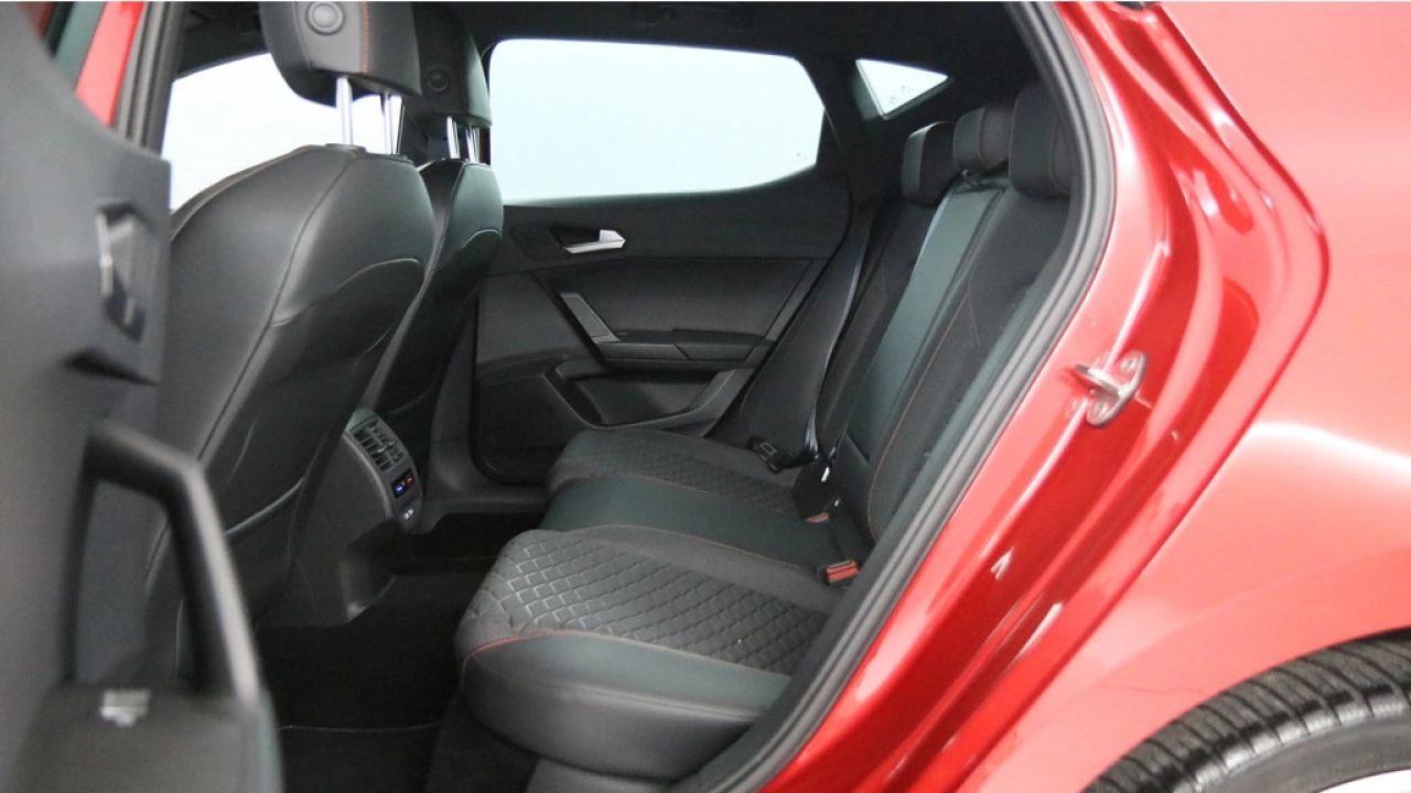 SEAT Leon 1.5 TSI FR Launch Edition