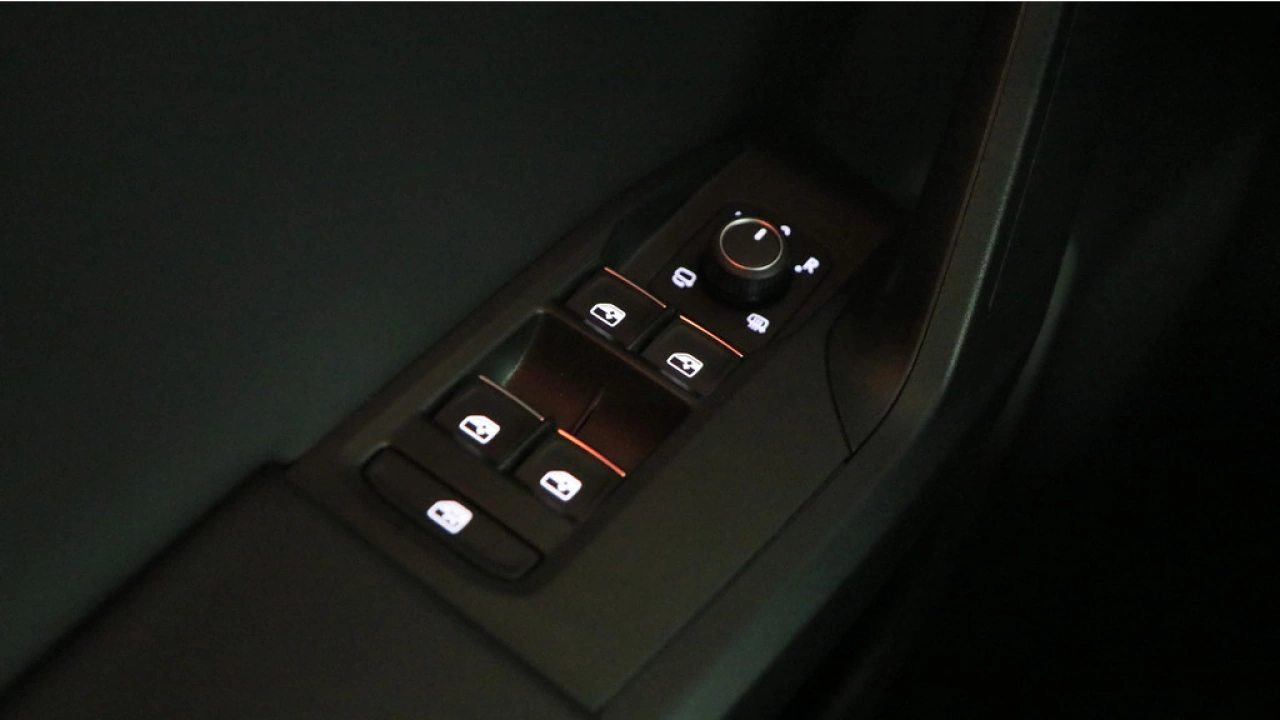 SEAT Leon 1.5 TSI FR Launch Edition