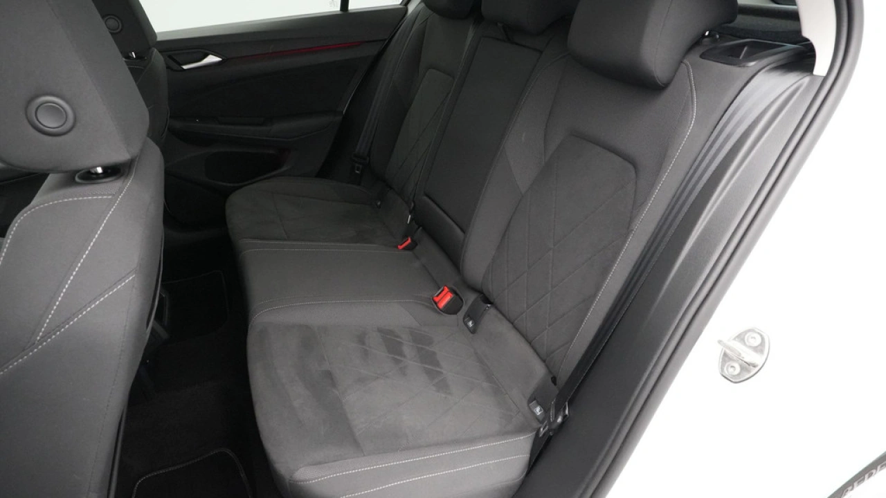 Volkswagen Golf 1.0 TSI 110pk Life Business