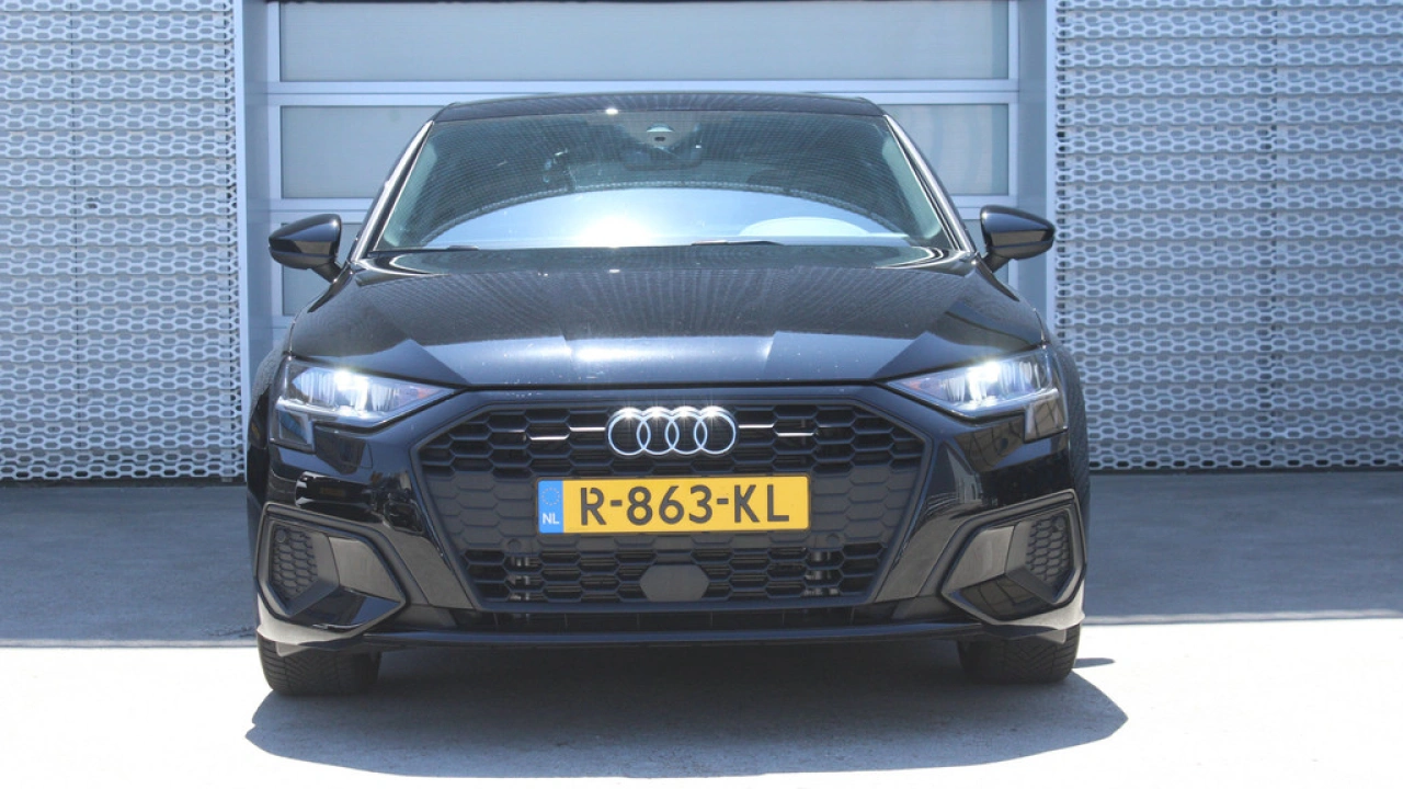 Audi A3 Sportback 30 TFSI 110pk Pro Line / Privacy Glass / 17