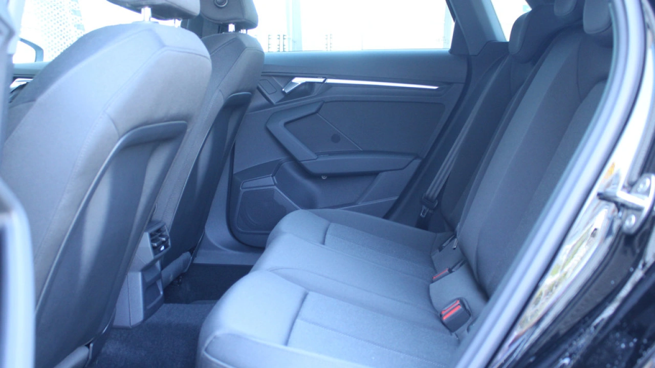 Audi A3 Sportback 30 TFSI 110pk Pro Line / Privacy Glass / 17