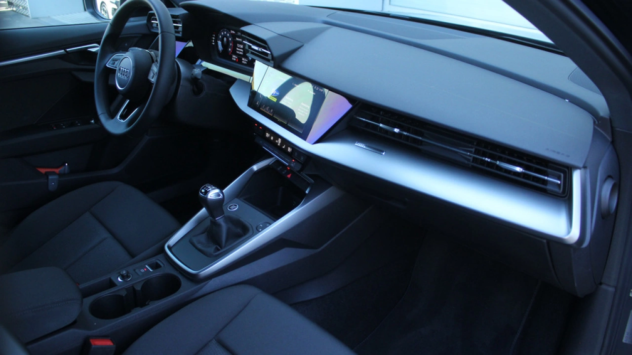 Audi A3 Sportback 30 TFSI 110pk Pro Line / Privacy Glass / 17