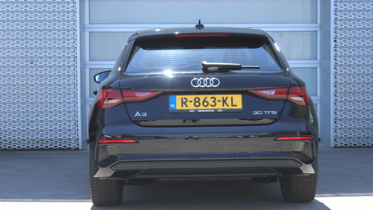 Audi A3 Sportback 30 TFSI 110pk Pro Line / Privacy Glass / 17