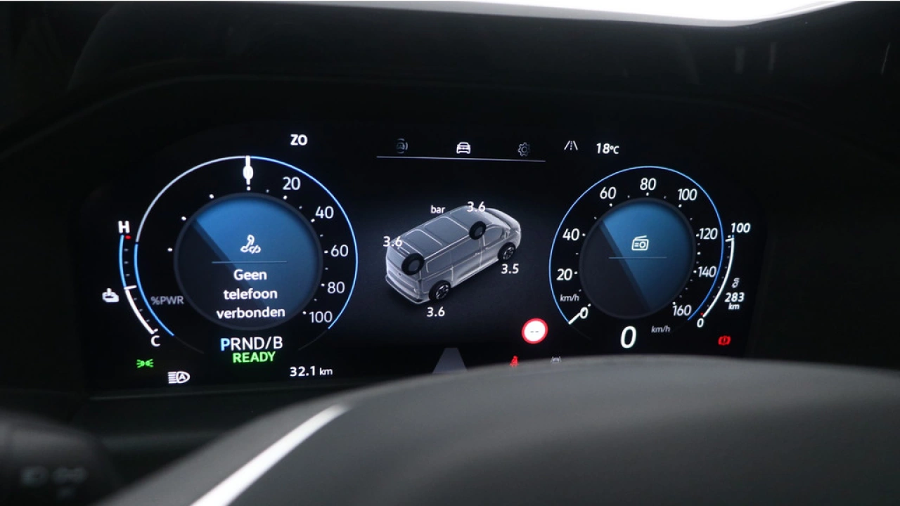 VW Bedrijfswagens E-Transporter 34 L2H1 Life 64 kWh Intro 100KW / 136 PK