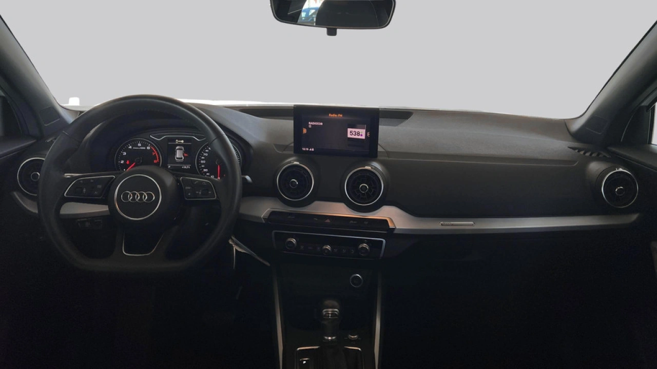 Audi Q2 35 TFSI 150Pk Epic / Pareerhulp V+A / Camera