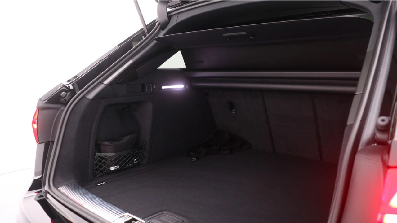 Audi A4 Avant 35 TFSI S Edition Competition | Panodak | Stoelverwarming | Camera | PDC V+A | 19 