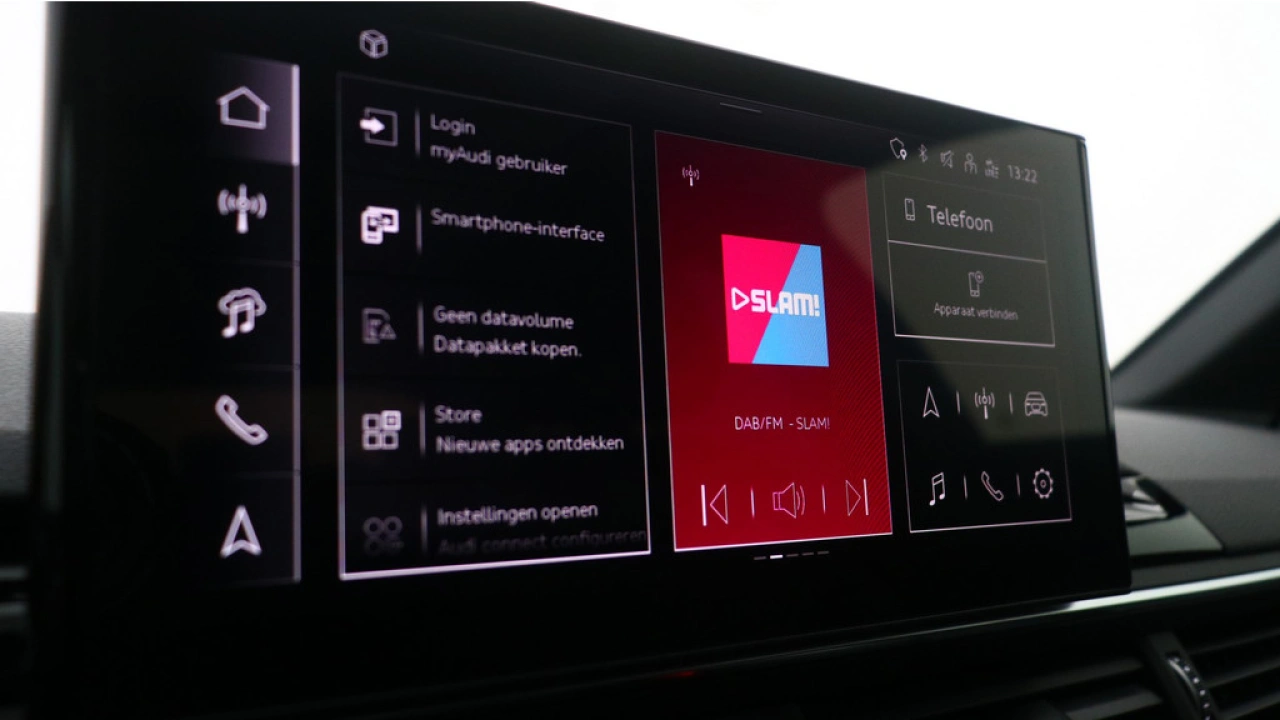 Audi A4 Avant 35 TFSI S Edition Competition | Panodak | Stoelverwarming | Camera | PDC V+A | 19 