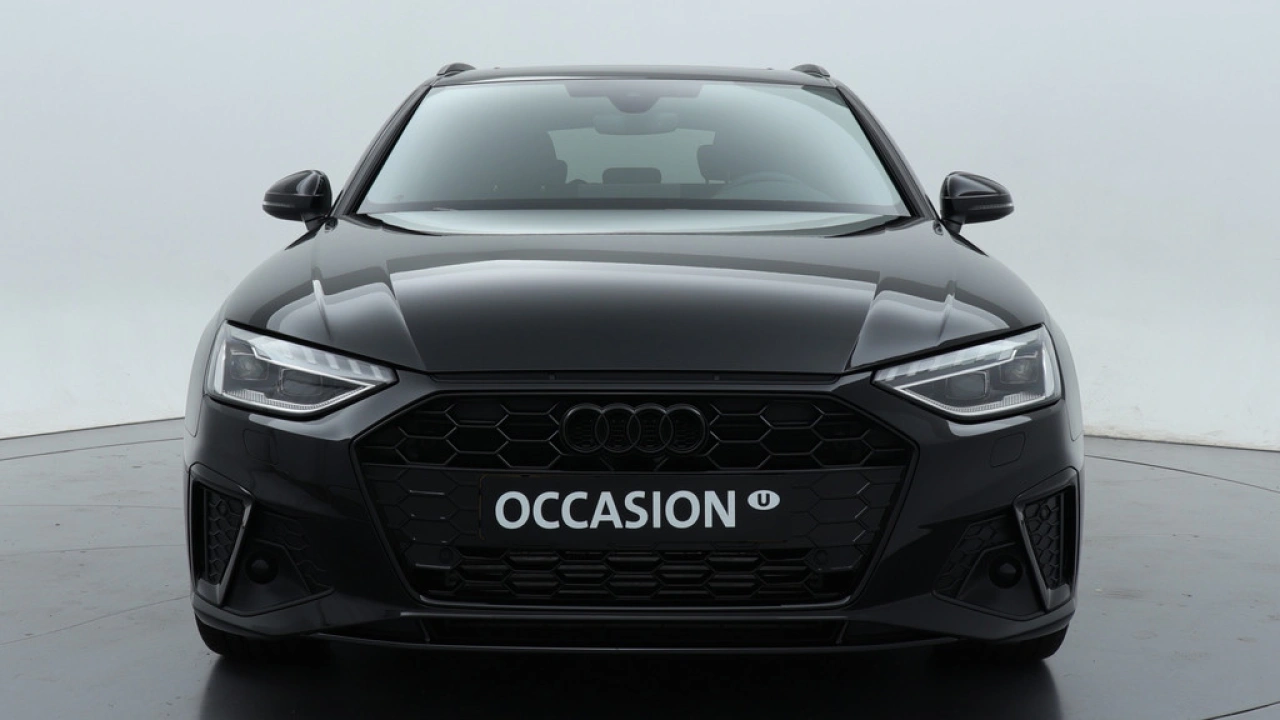 Audi A4 Avant 35 TFSI S Edition Competition | Panodak | Stoelverwarming | Camera | PDC V+A | 19 
