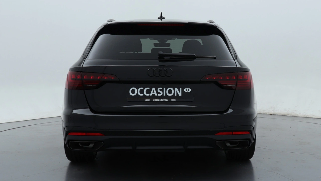 Audi A4 Avant 35 TFSI S Edition Competition | Panodak | Stoelverwarming | Camera | PDC V+A | 19 