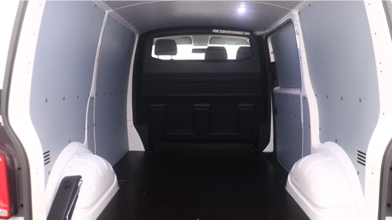 VW Bedrijfswagens Transporter 2.0 TDI L1H1 26 Economy Business