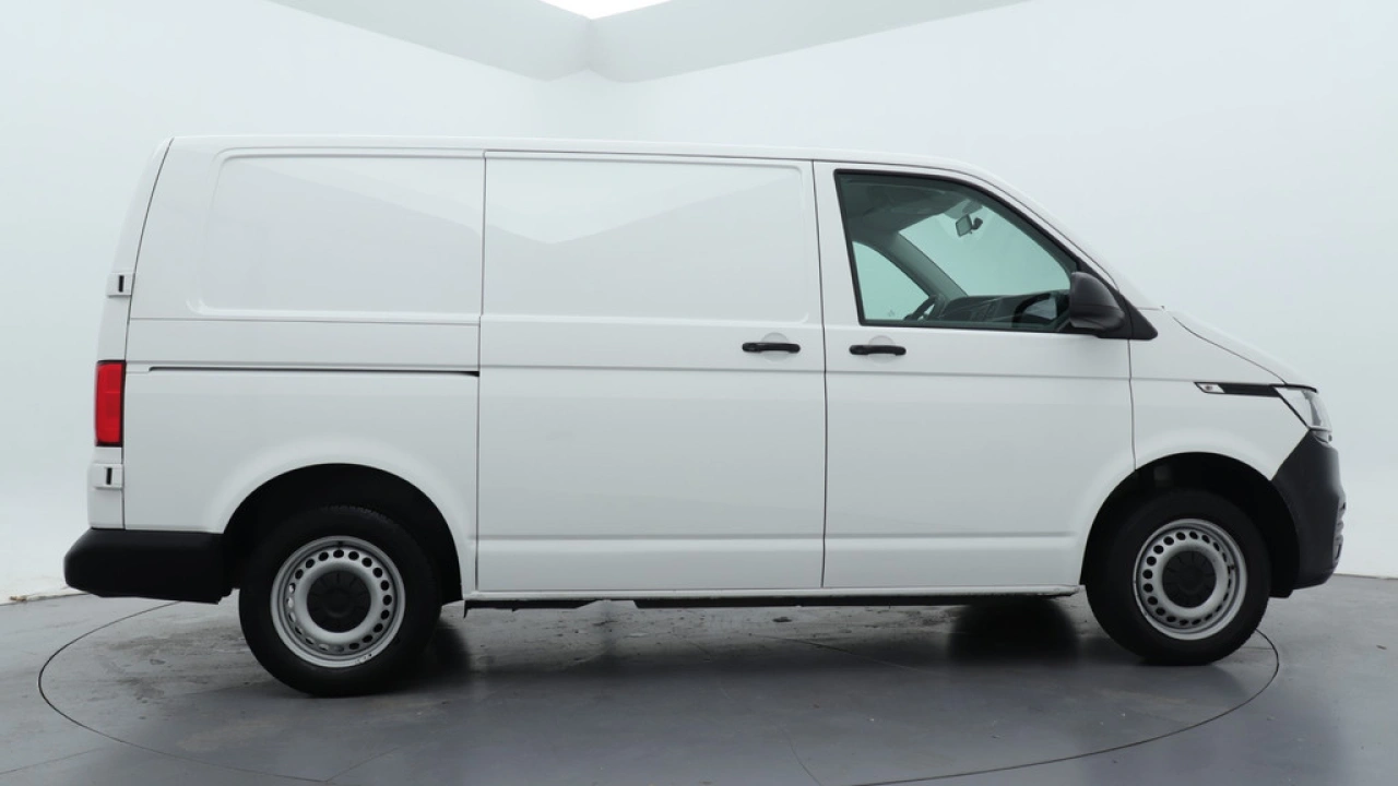 VW Bedrijfswagens Transporter 2.0 TDI L1H1 26 Economy Business