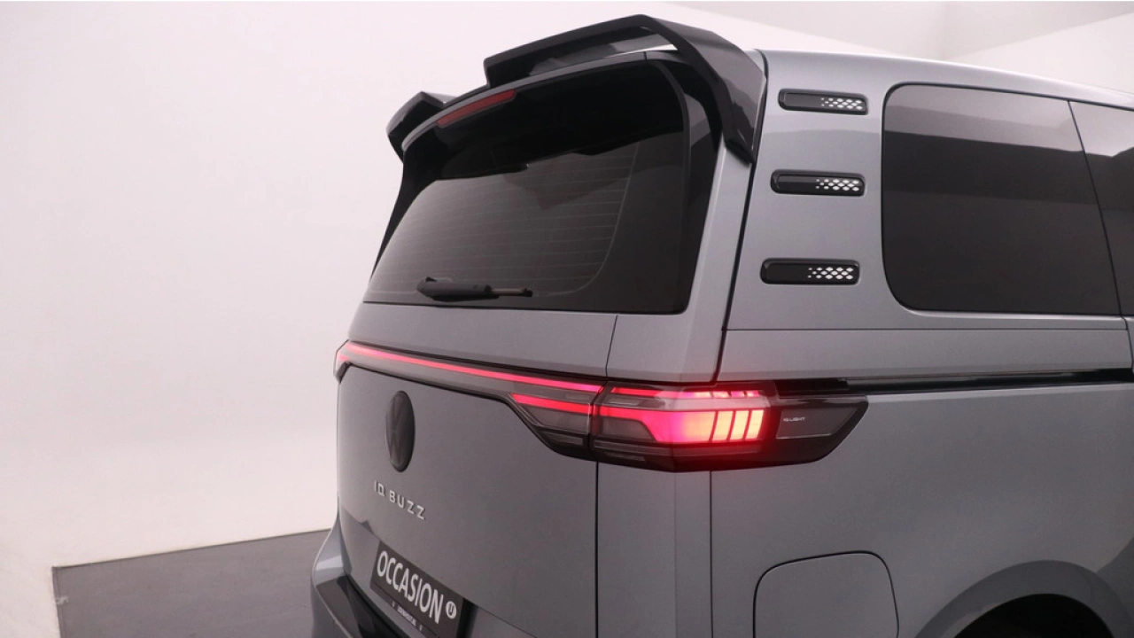 VW Bedrijfswagens ID. Buzz Cargo Bulli edition 79 kWh Red Line