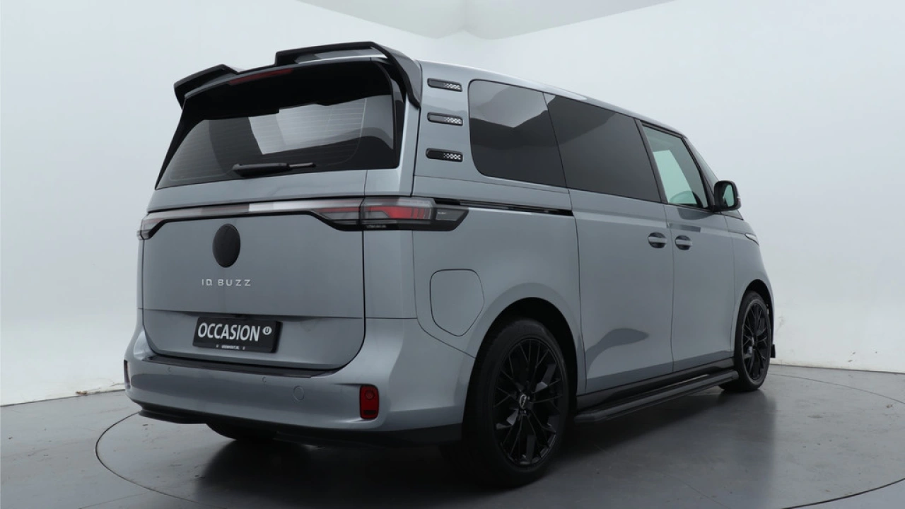 VW Bedrijfswagens ID. Buzz Cargo Bulli edition 79 kWh Red Line