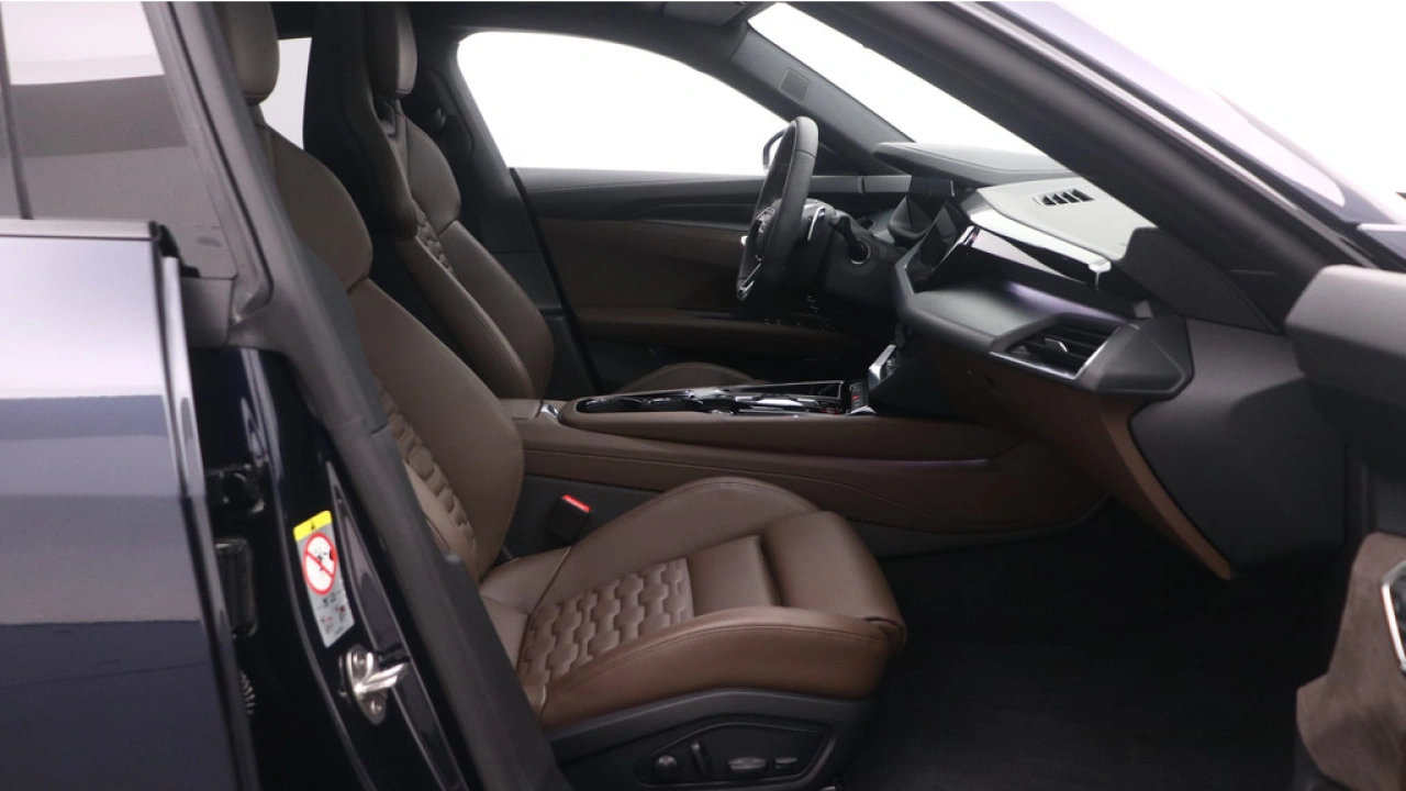 Audi e-tron GT Competition 93 kWh Exclusive Nachtblauw metallic