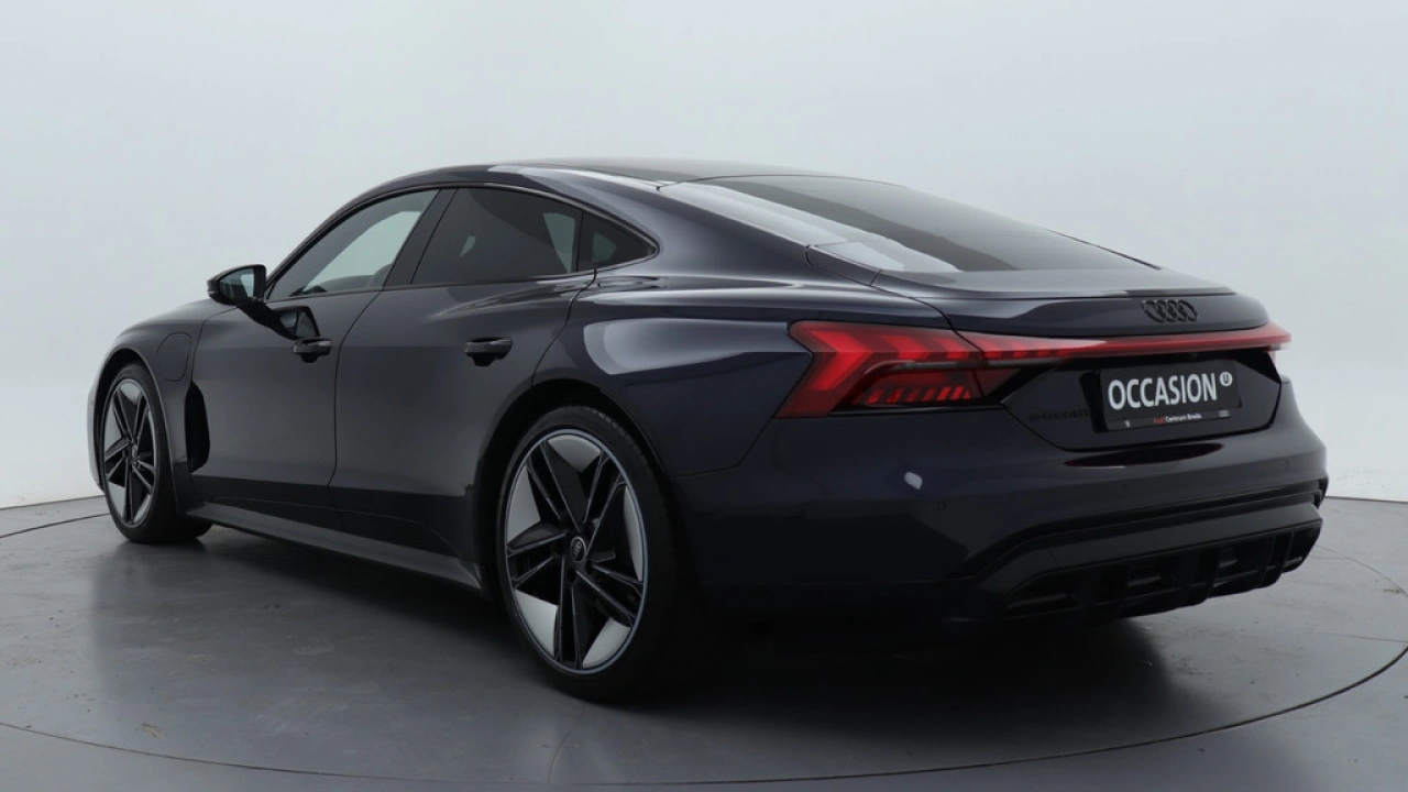 Audi e-tron GT Competition 93 kWh Exclusive Nachtblauw metallic