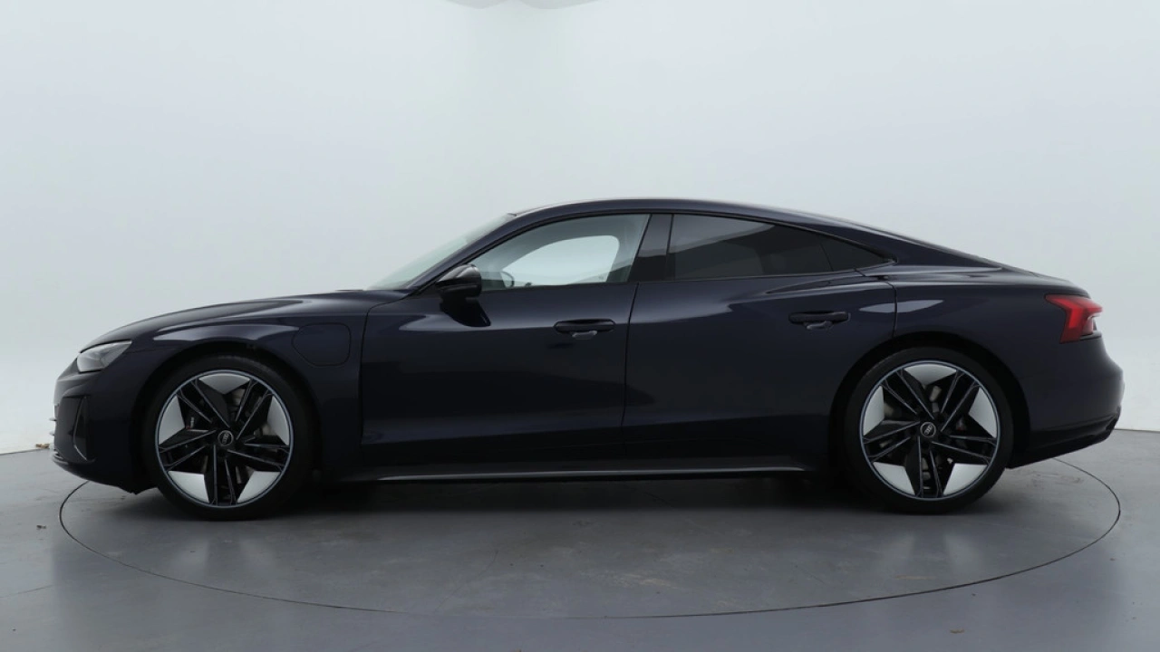 Audi e-tron GT Competition 93 kWh Exclusive Nachtblauw metallic