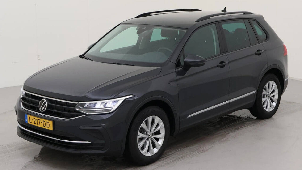 Volkswagen Tiguan 1.5 TSI Life Executive | Navi | Trekhaak | Verwacht