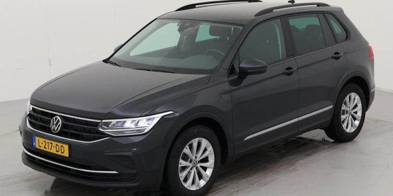Volkswagen Tiguan 1.5 TSI Life Executive | Navi | Trekhaak | Verwacht