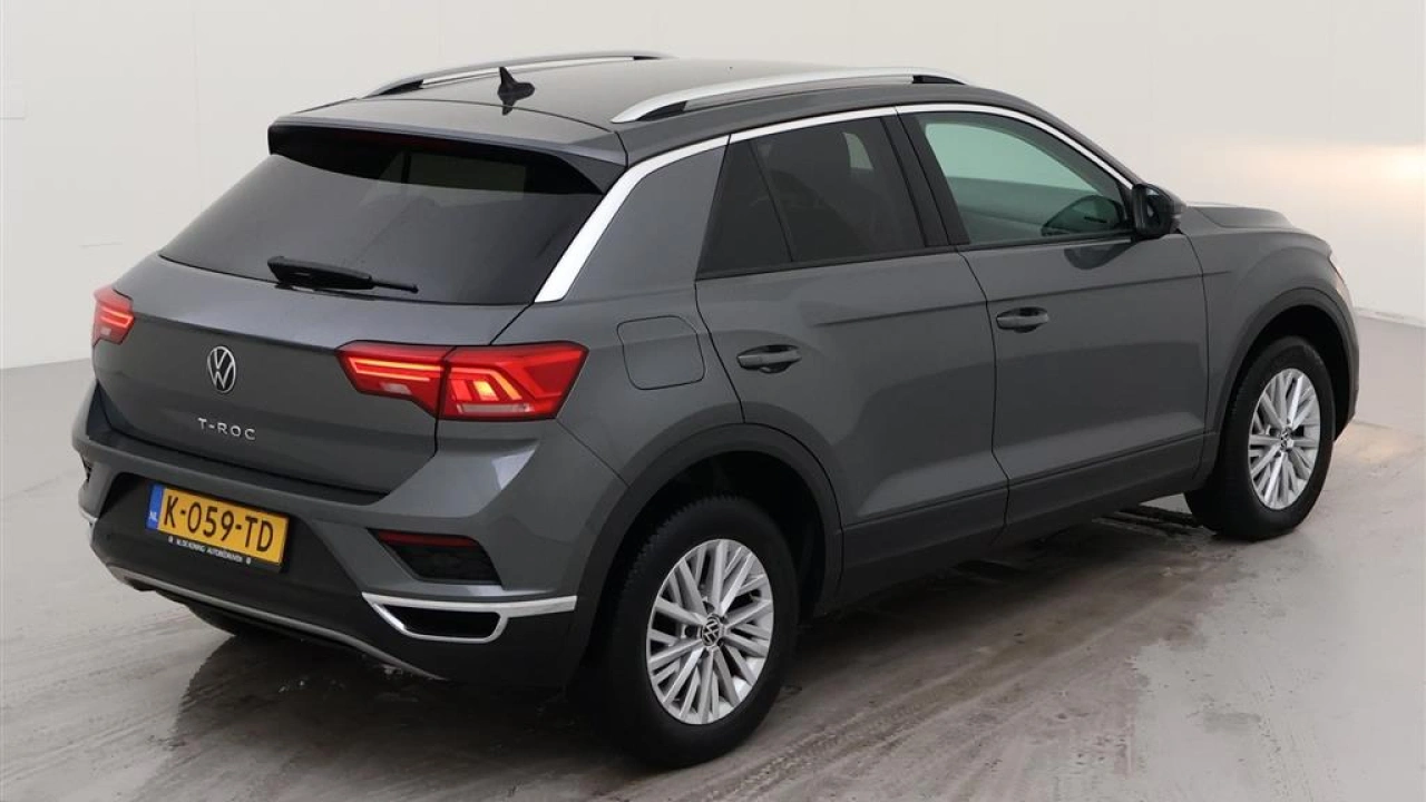 Volkswagen T-Roc 1.5 TSI Automaat Style Bus.| Camera | Elec klep | Navi |