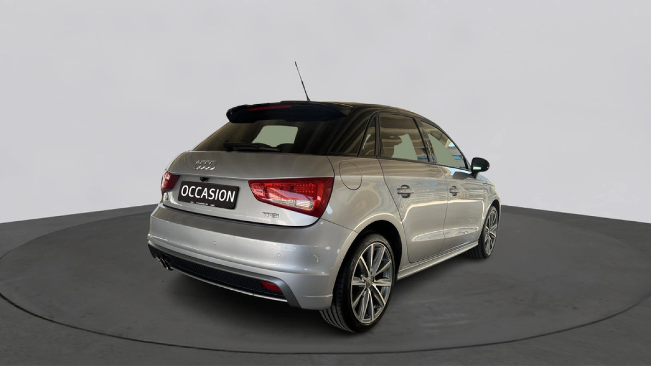 Audi A1 Sportback 1.4 TFSI 140pk Automaat CoD Admired / Camera / Parkeerhulp V+A