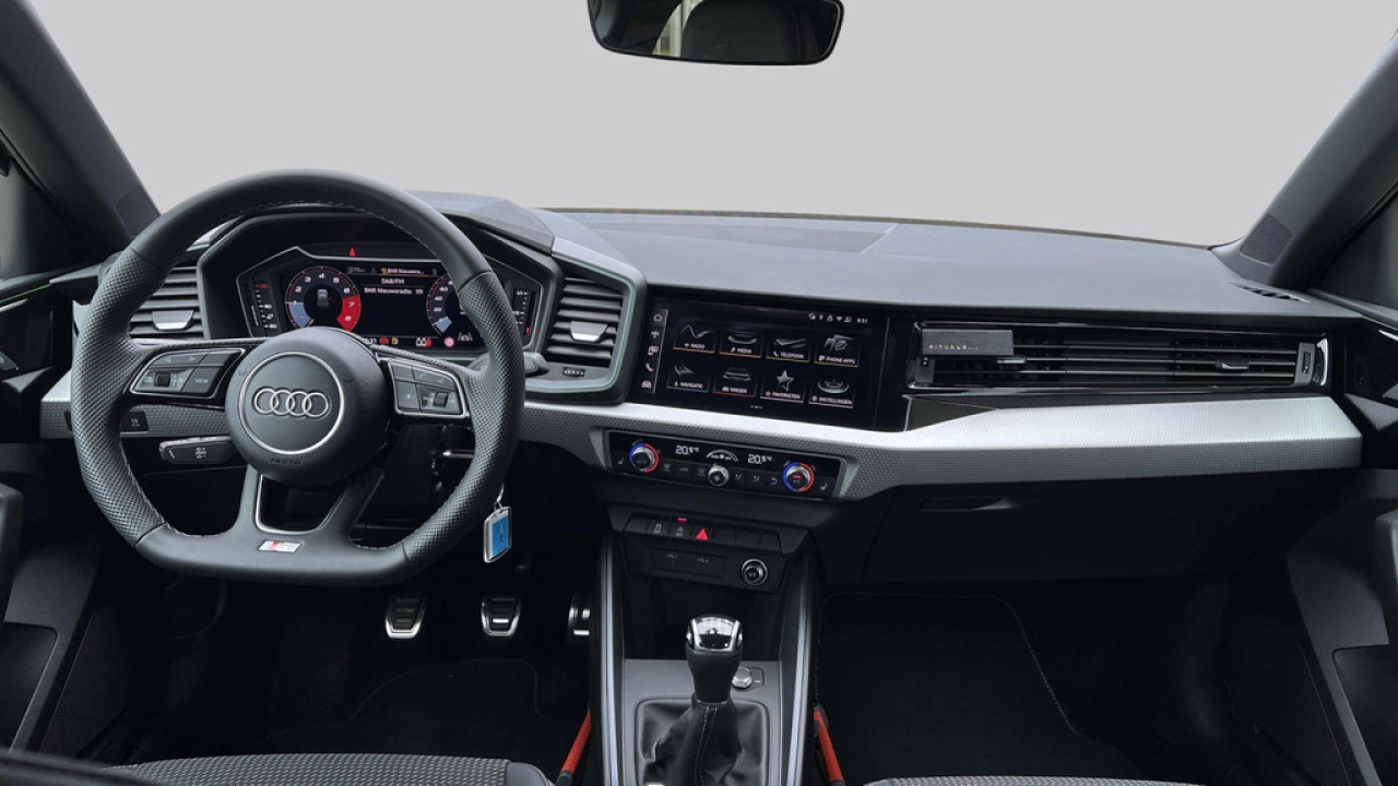Audi A1 Sportback 25 TFSI 96pk S Edition / Stoelverwarming / Privacy glas / Demonstratievoertuig