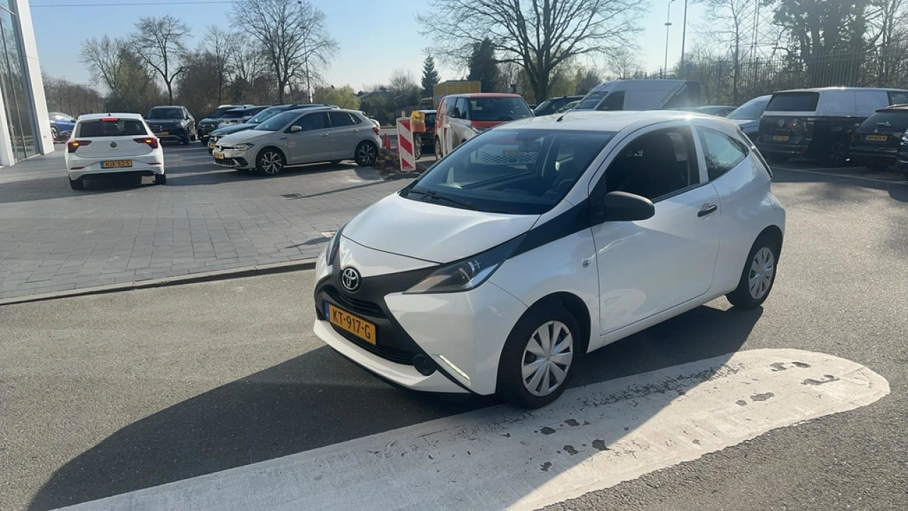 Toyota Aygo 1.0 VVT-i 70pk X-now