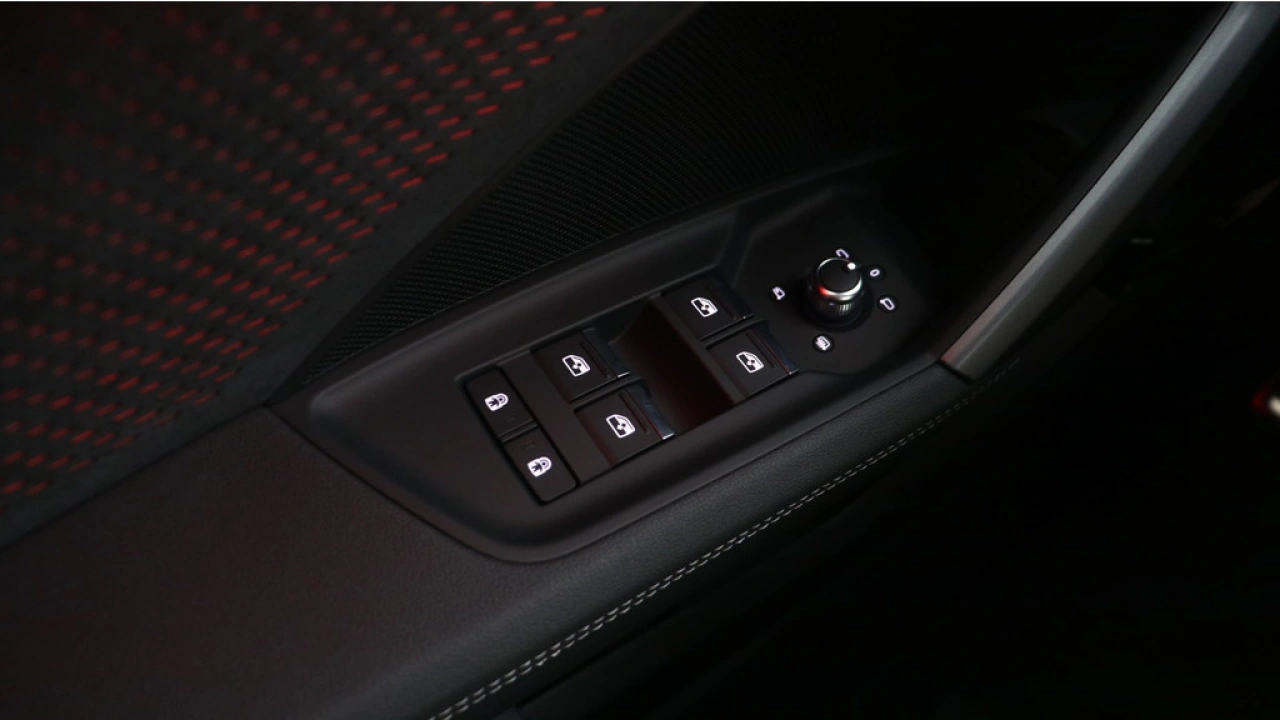 Audi A3 Sportback 2.0 TSFI S3 quattro | Panoramadak | Sonos | Performance-uitlaat titaan |