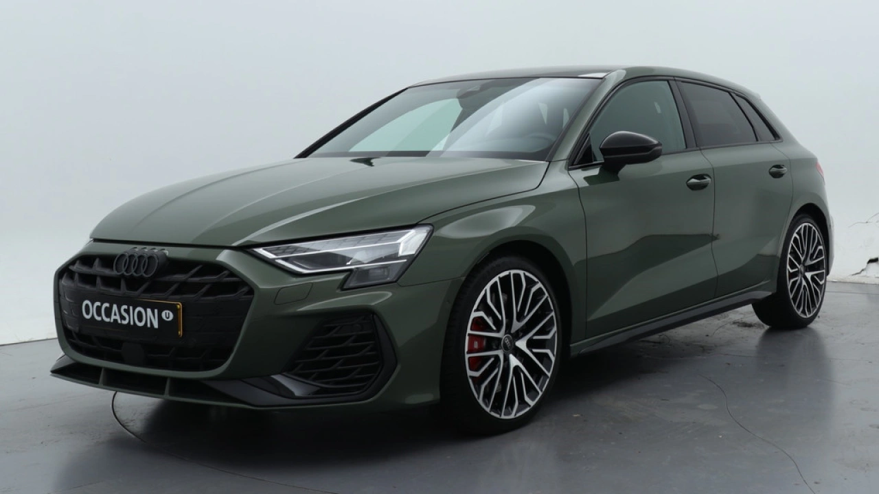 Audi A3 Sportback 2.0 TSFI S3 quattro | Panoramadak | Sonos | Performance-uitlaat titaan |
