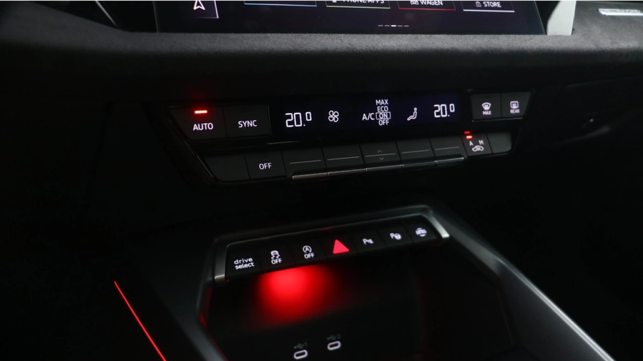 Audi A3 Sportback 2.0 TSFI S3 quattro | Panoramadak | Sonos | Performance-uitlaat titaan |