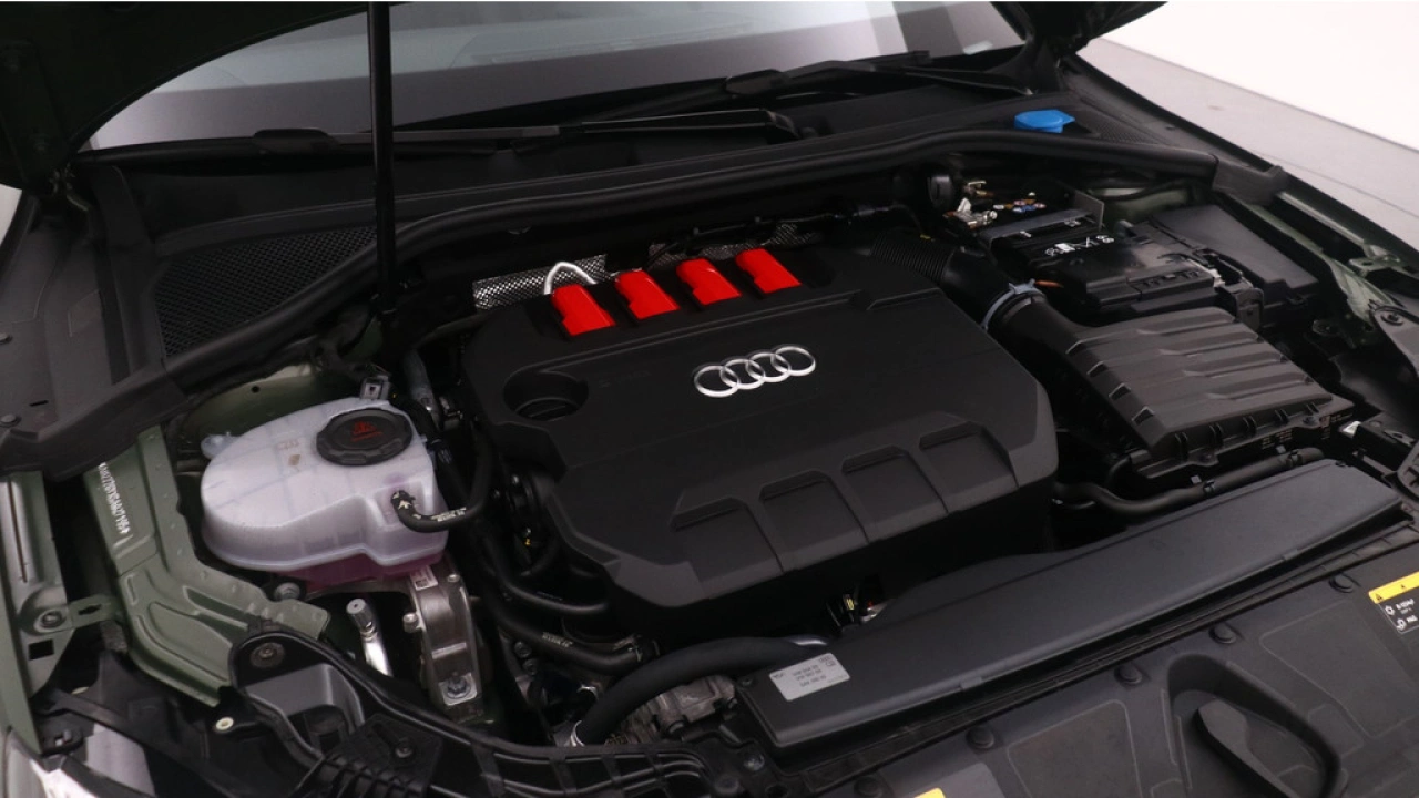 Audi A3 Sportback 2.0 TSFI S3 quattro | Panoramadak | Sonos | Performance-uitlaat titaan |