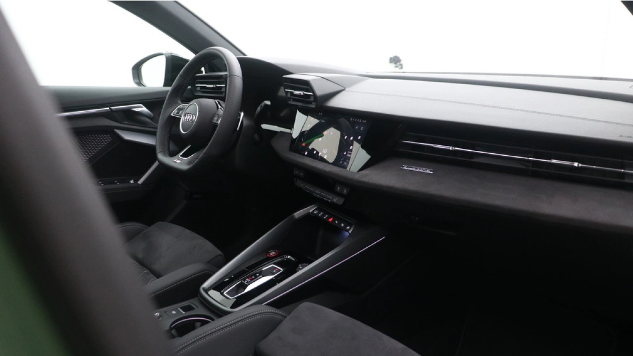 Audi A3 Sportback 2.0 TSFI S3 quattro | Panoramadak | Sonos | Performance-uitlaat titaan |
