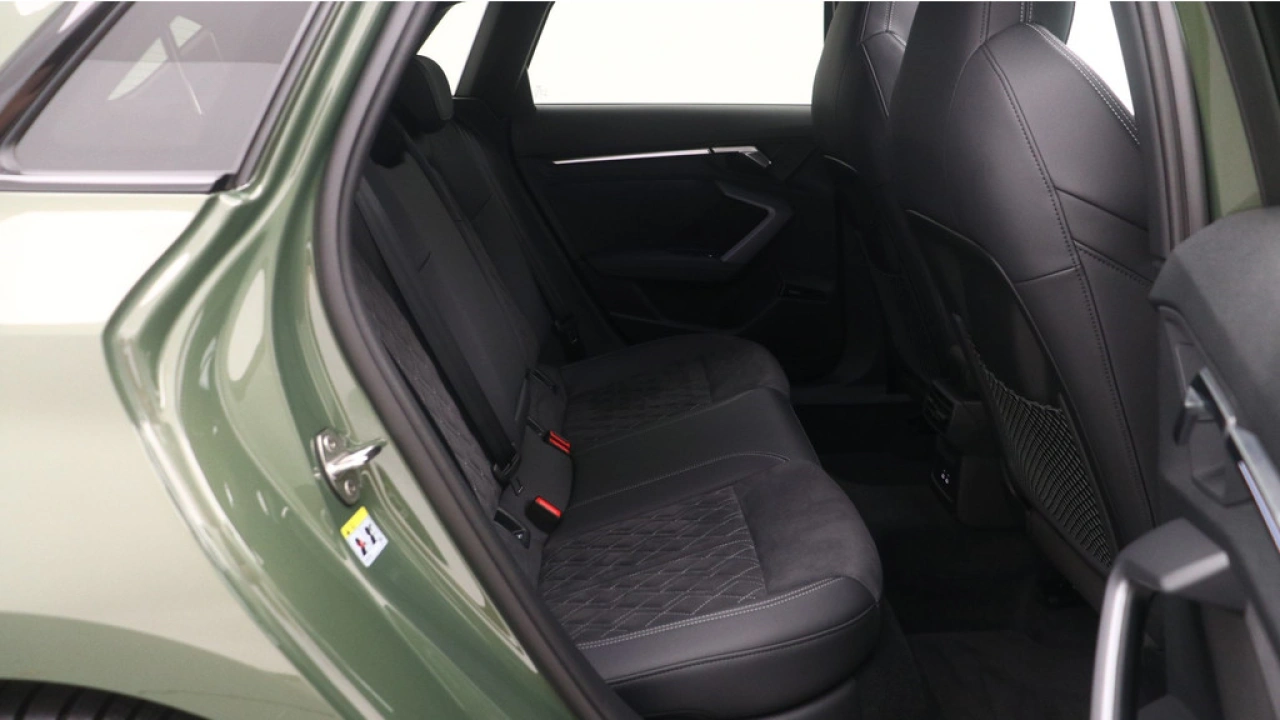 Audi A3 Sportback 2.0 TSFI S3 quattro | Panoramadak | Sonos | Performance-uitlaat titaan |